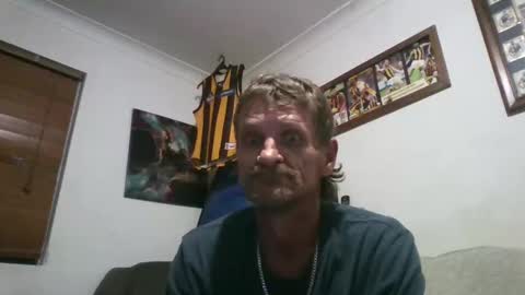 Snapshot of niceozziecockxxx chatting on 03/12/26, 02:45 Sexiishaine online show from 03/12/26, 02:45