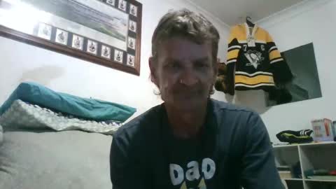 Snapshot of niceozziecockxxx chatting on 03/21/26, 06:33 Sexiishaine online show from 03/21/26, 06:33