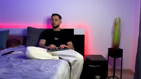 Snapshot of nicholassx chatting on 03/12/25, 09:03 Nicholassx online show from 03/12/25, 09:03