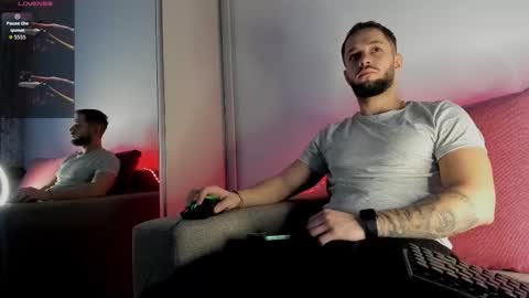 Snapshot of nicholassx chatting on 10/08/25, 05:05 Nicholassx online show from 10/08/25, 05:05