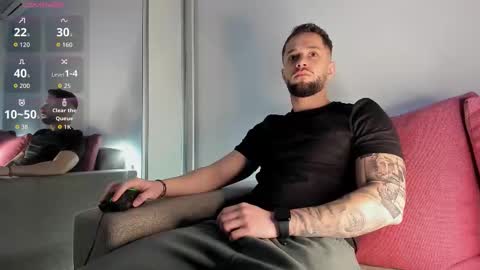 Snapshot of nicholassx chatting on 11/30/25, 02:43 Nicholassx online show from 11/30/25, 02:43