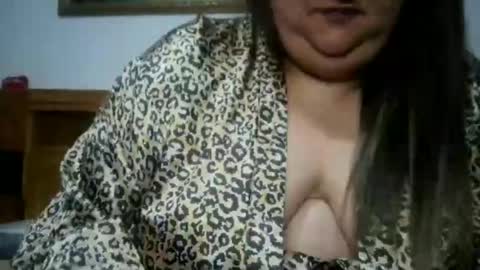 Snapshot of nicholle chatting on 04/23/26, 10:01 Nicholle online show from 04/23/26, 10:01