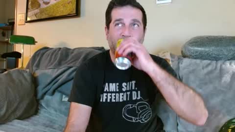 Snapshot of nichous77 chatting on 12/14/24, 12:44 Nick online show from 12/14/24, 12:44