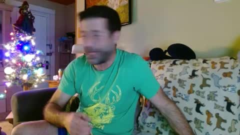 Snapshot of nichous77 chatting on 12/19/24, 12:45 Nick online show from 12/19/24, 12:45