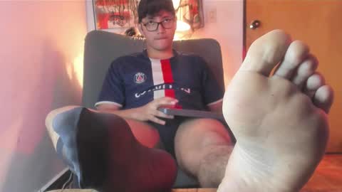 Snapshot of nick_1606 chatting on 10/16/25, 01:17 nick online show from 10/16/25, 01:17