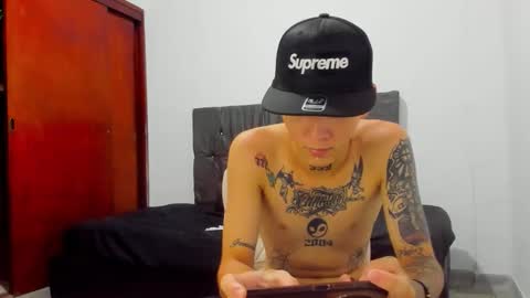 Snapshot of nick_straightboy chatting on 05/12/26, 12:41 Nick online show from 05/12/26, 12:41