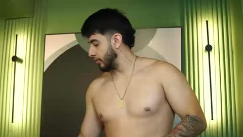 Snapshot of nick_vans chatting on 09/11/25, 01:00 Jhohan online show from 09/11/25, 01:00