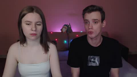 Snapshot of nickandmolly chatting on 01/05/25, 04:59 nick and molly online show from 01/05/25, 04:59