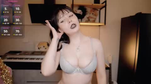 Snapshot of nickari_x chatting on 02/13/26, 09:16 nickari_x online show from 02/13/26, 09:16