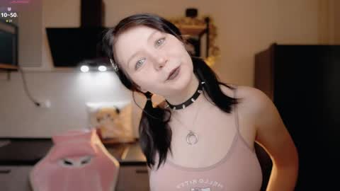 nickari_x online show from 04/10/26, 05:56