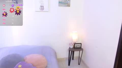 Snapshot of nickeymoon chatting on 11/28/25, 01:03 Nicole Silvermoon online show from 11/28/25, 01:03