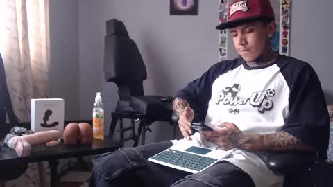 Snapshot of nickhot0609 chatting on 01/12/25, 08:14 Nickhot0609 online show from 01/12/25, 08:14