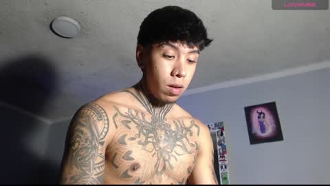 Snapshot of nickhot0609 chatting on 01/15/25, 12:09 Nickhot0609 online show from 01/15/25, 12:09