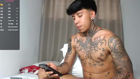 Snapshot of nickhot0609 chatting on 02/26/25, 08:44 Nickhot0609 online show from 02/26/25, 08:44