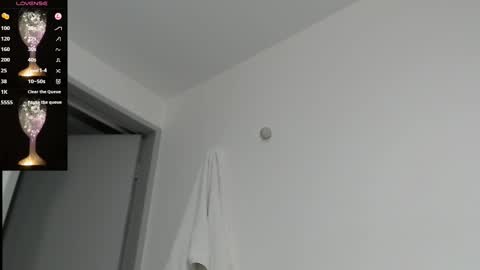 Snapshot of nickhot0609 chatting on 02/28/25, 05:26 Nickhot0609 online show from 02/28/25, 05:26