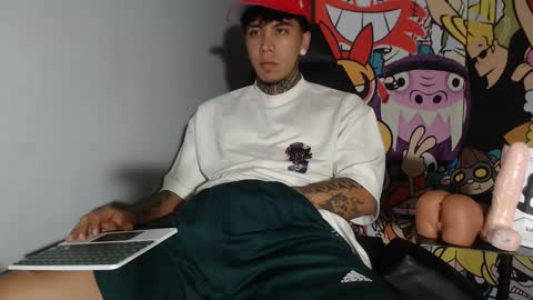 Snapshot of nickhot0609 chatting on 03/12/25, 10:17 Nickhot0609 online show from 03/12/25, 10:17