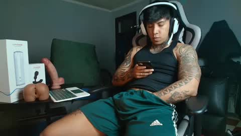 Snapshot of nickhot0609 chatting on 09/19/25, 01:51 Nickhot0609 online show from 09/19/25, 01:51