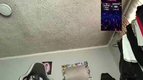 Snapshot of nickhot0609 chatting on 11/22/25, 06:29 Nickhot0609 online show from 11/22/25, 06:29