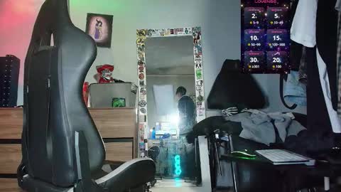 Snapshot of nickhot0609 chatting on 11/24/25, 01:38 Nickhot0609 online show from 11/24/25, 01:38