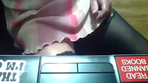 nickibabe1980 online show from 10/15/25, 05:57