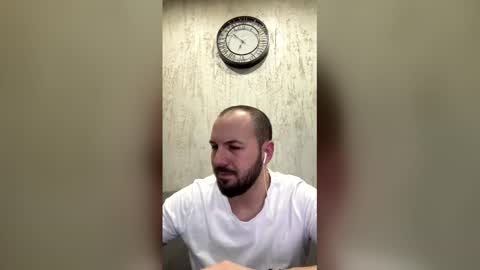 Julian online show from 03/04/26, 10:16