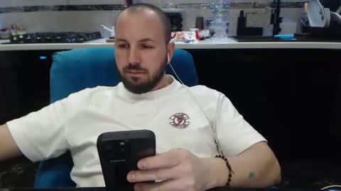 Julian online show from 03/25/26, 09:54