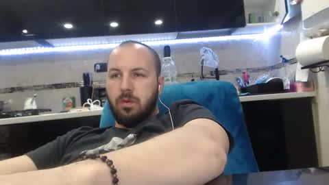 Julian online show from 03/31/26, 10:43