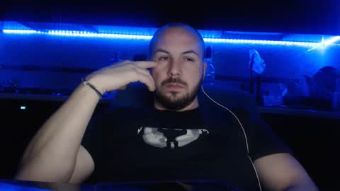 Julian online show from 04/03/26, 11:03