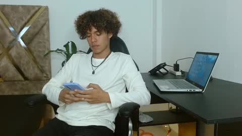 Nickolas Muoz online show from 01/30/25, 01:22