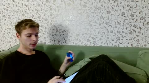 Snapshot of nicksuper8 chatting on 12/13/24, 10:02 Nick online show from 12/13/24, 10:02