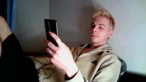 Snapshot of nicksuper8 chatting on 11/08/25, 06:13 Nick online show from 11/08/25, 06:13