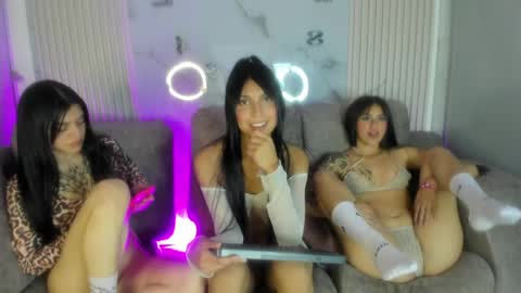 Snapshot of nicky_as chatting on 04/22/26, 06:49 nicky_as online show from 04/22/26, 06:49