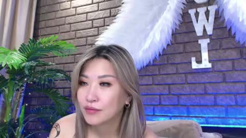 Snapshot of nicky_owl chatting on 03/09/25, 07:05 Today is my 41st birthday  And in 2 hours Im waiting for you on the stream Stock up on tokens and a good mood Nicky online show from 03/09/25, 07:05