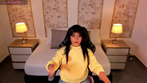 Snapshot of nicky_peyton chatting on 09/19/25, 02:24 Nicky online show from 09/19/25, 02:24