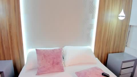 Snapshot of nicky_peyton chatting on 11/09/25, 02:43 Nicky online show from 11/09/25, 02:43