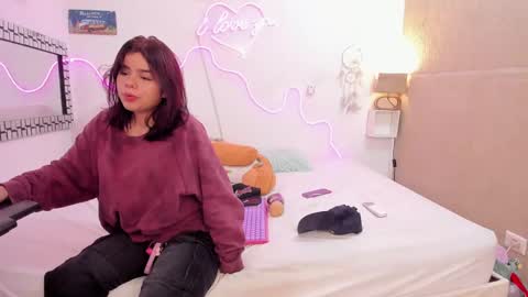 nicky_teem online show from 12/05/24, 09:50