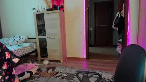 Nicky Weekends online show from 02/09/25, 08:33