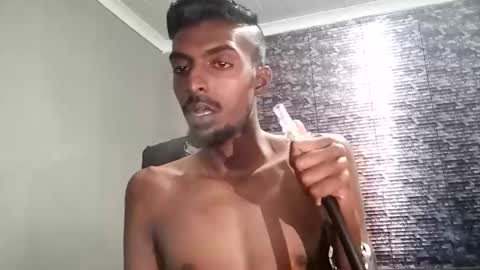 Snapshot of nickyle63 chatting on 01/14/25, 08:04 james online show from 01/14/25, 08:04