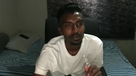 Snapshot of nickyle63 chatting on 11/25/25, 06:19 james online show from 11/25/25, 06:19