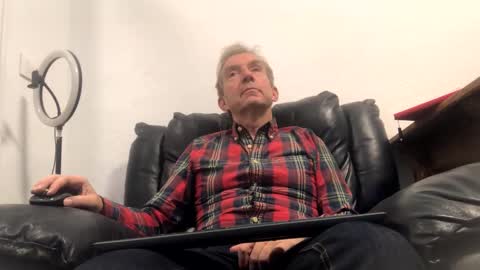 Snapshot of nico181969 chatting on 11/28/25, 02:14 Nico online show from 11/28/25, 02:14