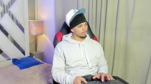 nico_blaze7 online show from 11/27/25, 07:38