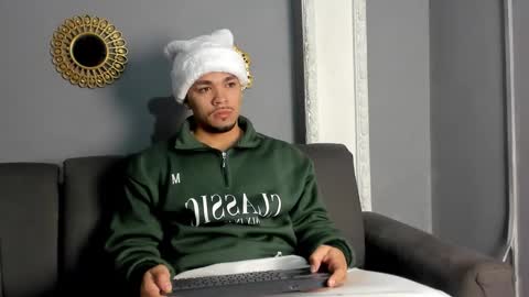 nico_blaze7 online show from 12/02/25, 12:21