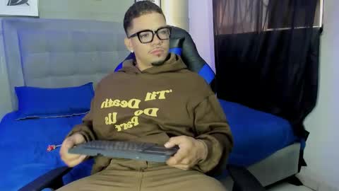 Snapshot of nico_blaze7 chatting on 03/04/26, 12:33 nico_blaze7 online show from 03/04/26, 12:33