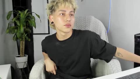 Nico  online show from 09/23/25, 03:53