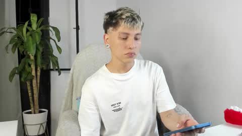 Nico  online show from 11/14/25, 06:45