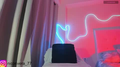 Nicolas online show from 12/17/25, 03:45