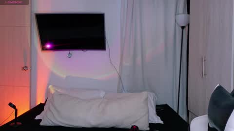 Snapshot of nicocruzz chatting on 09/10/25, 11:10 Nico Cruz online show from 09/10/25, 11:10