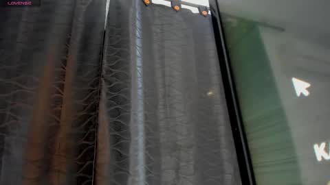 Snapshot of nicohillx chatting on 01/17/26, 05:23 nicohillx online show from 01/17/26, 05:23