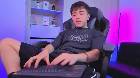 Nicolas online show from 10/29/25, 08:10