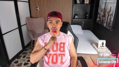 Snapshot of nicokingg_ chatting on 11/11/25, 02:11 Nico King online show from 11/11/25, 02:11